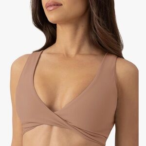 PAVOI ACTIVE Two Ways Twist Sports Bra f